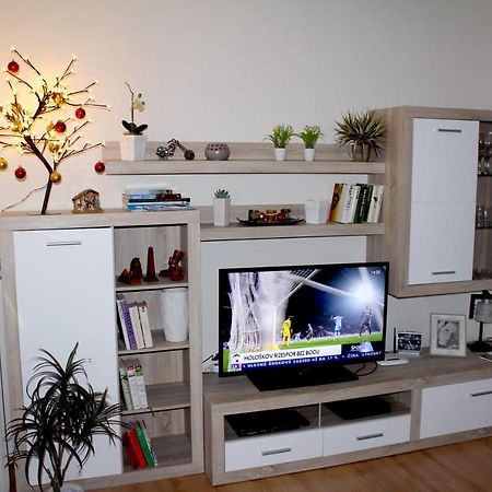 Pine Wood Apartment Vysne Ruzbachy Bagian luar foto