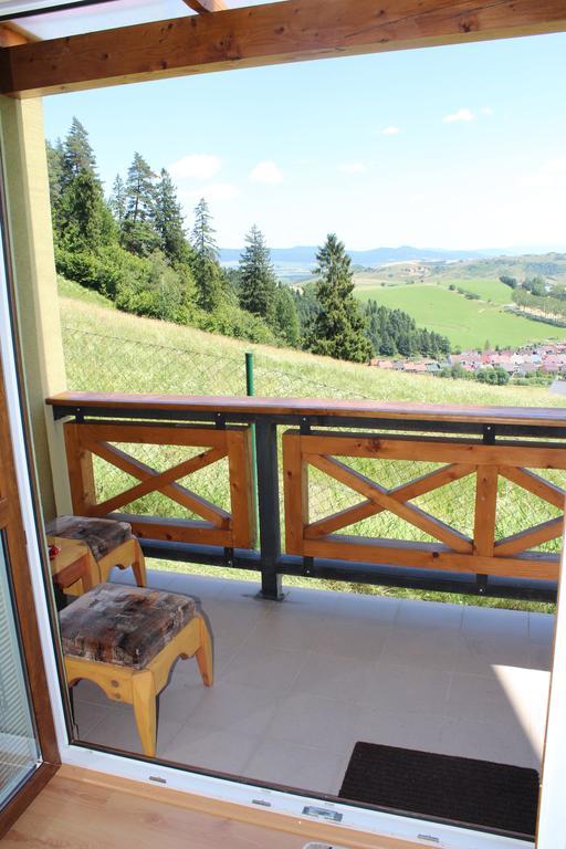 Pine Wood Apartment Vysne Ruzbachy Ruang foto
