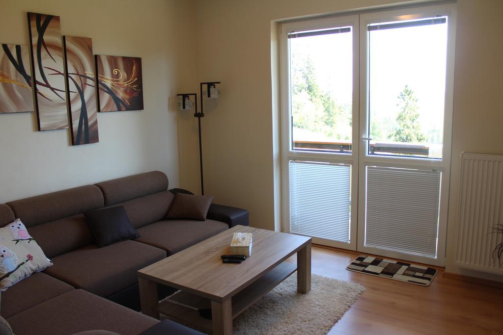 Pine Wood Apartment Vysne Ruzbachy Ruang foto