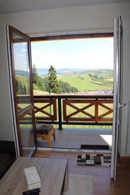 Pine Wood Apartment Vysne Ruzbachy Ruang foto
