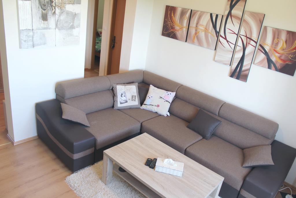 Pine Wood Apartment Vysne Ruzbachy Ruang foto