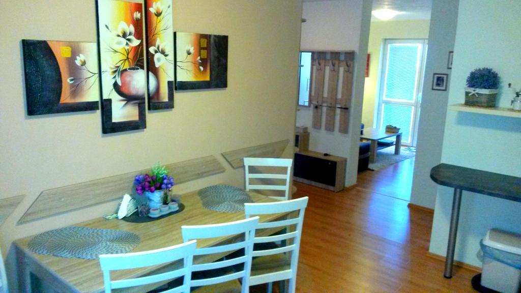 Pine Wood Apartment Vysne Ruzbachy Bagian luar foto