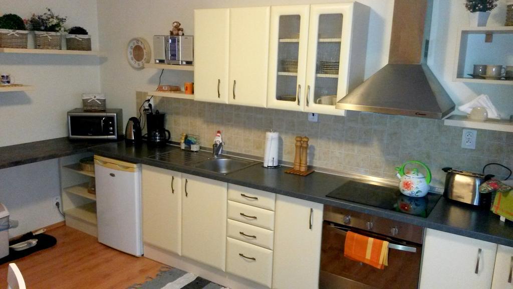 Pine Wood Apartment Vysne Ruzbachy Bagian luar foto