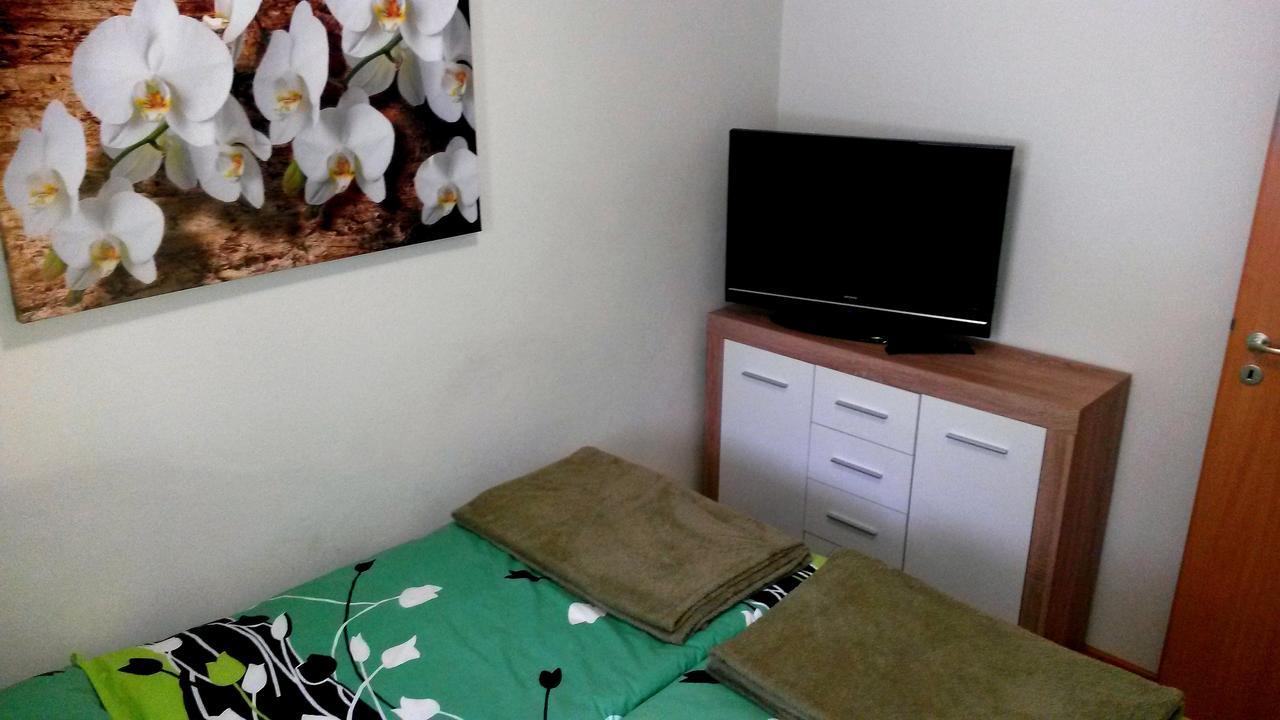 Pine Wood Apartment Vysne Ruzbachy Bagian luar foto